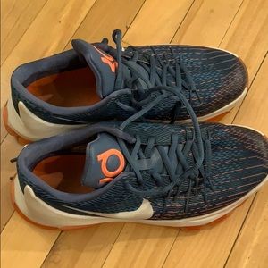 Kyrie Women’s Basketball Sneakers